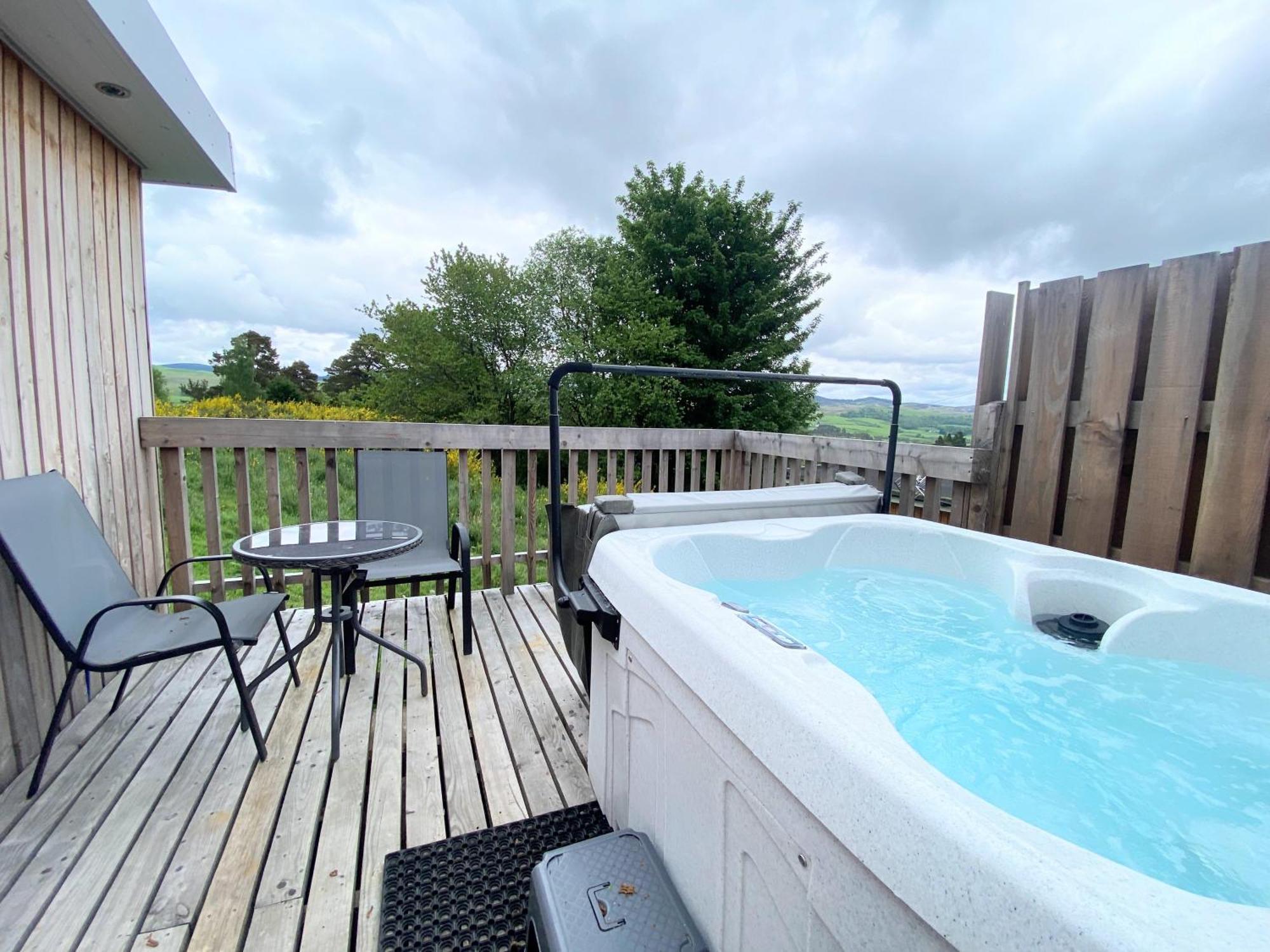 Kaoglen Lodge - Fawn Pod - Hot Tub - Dogs - Pitlochry - Luxury Blairgowrie and Rattray Экстерьер фото